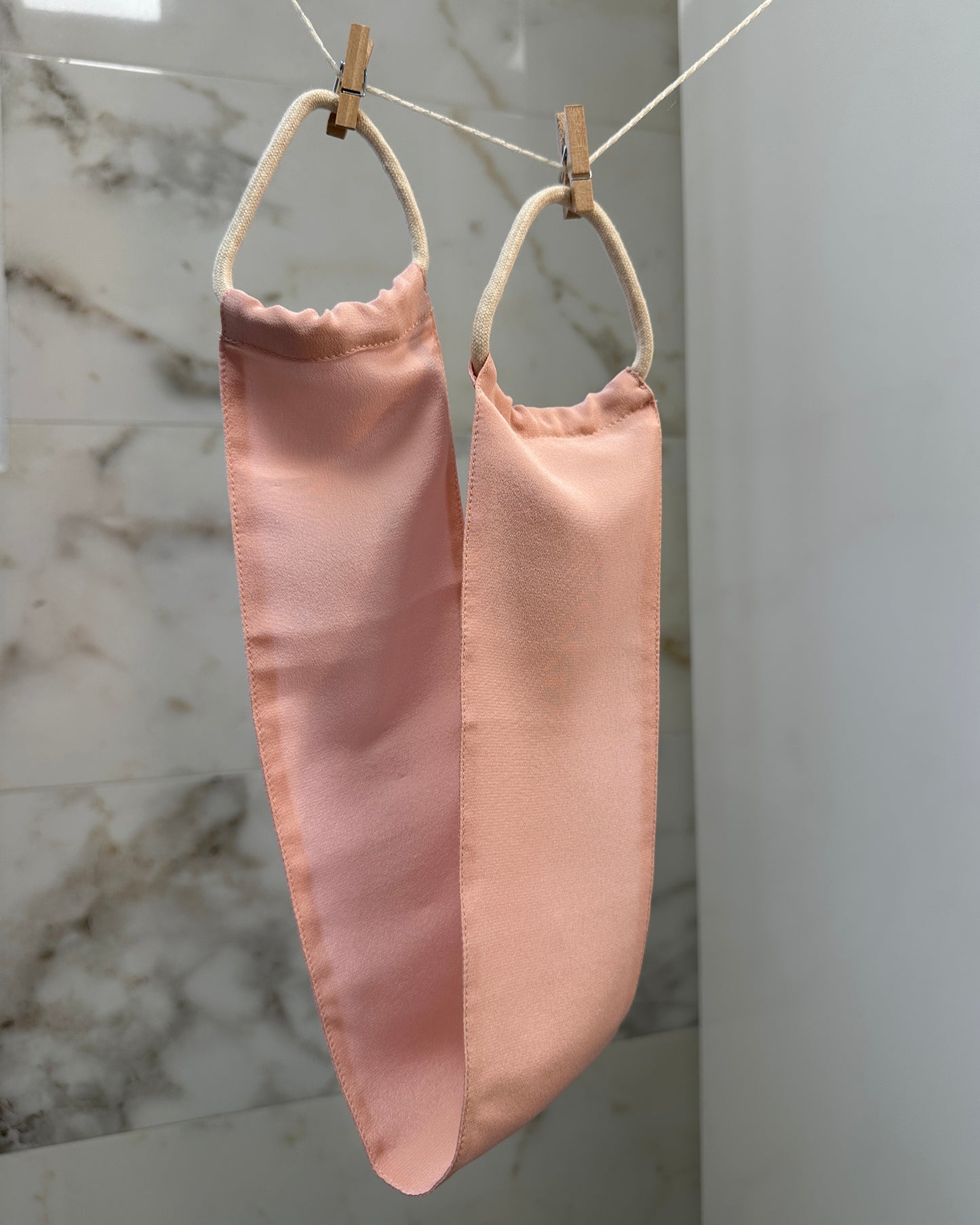 Lanière exfoliante en soie - Dos