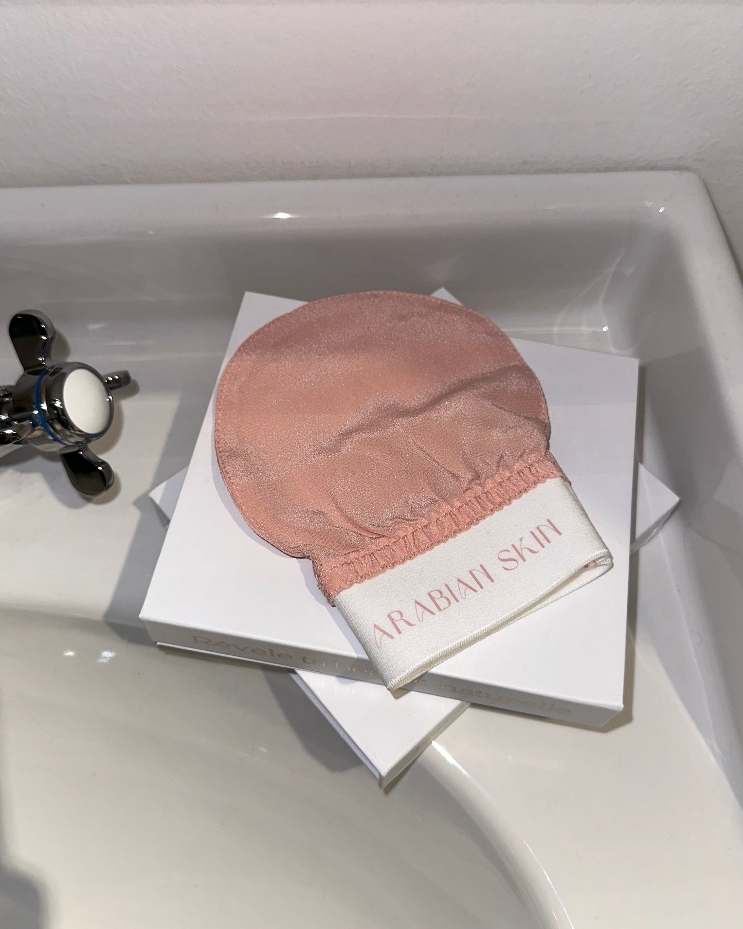 Ton gant exfoliant en soie - visage